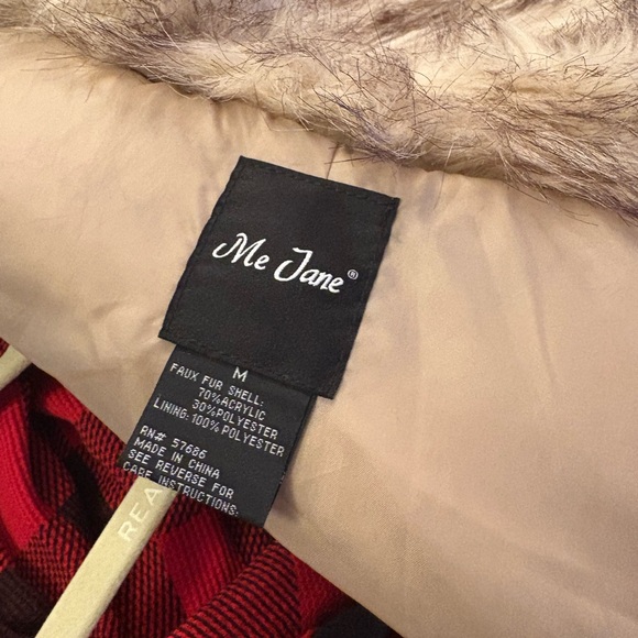 Me Jane Faux Fur Vest - Picture 5 of 5